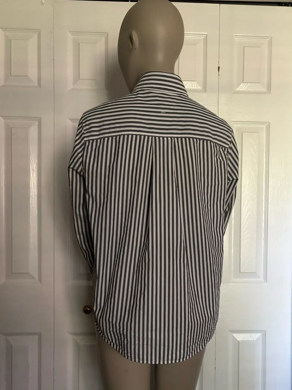 Banana Republic Gray & White Striped Long-Sleeve Dress Shirt